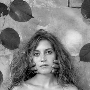 Coralie, Fort Foucault, Niort, France, 2009 © Arno Rafael Minkkinen