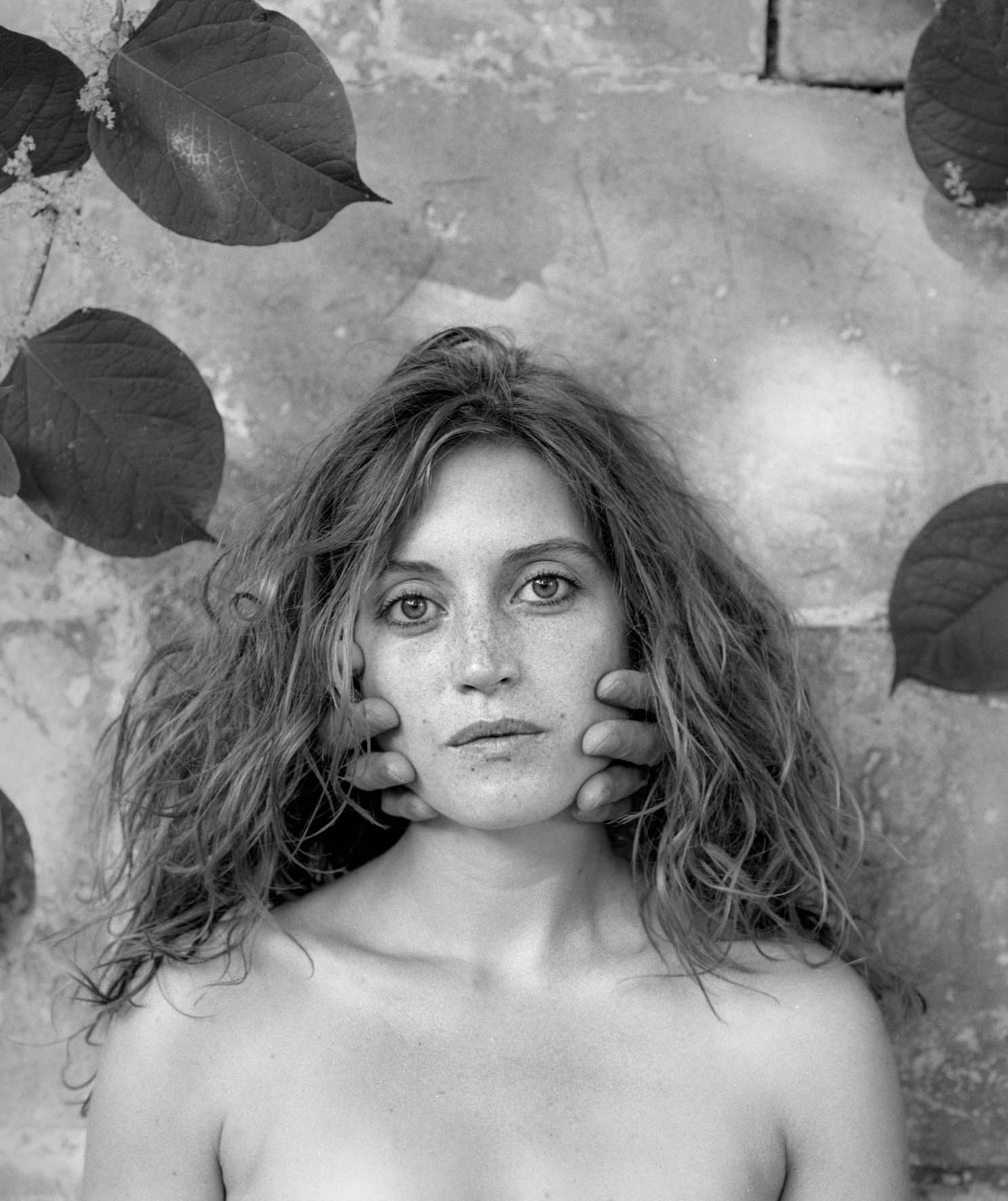 Coralie, Fort Foucault, Niort, France, 2009 © Arno Rafael Minkkinen
