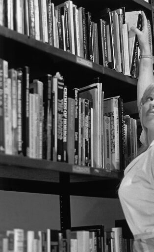 Cindy Sherman, Untitled Film Still 13, 1978, Courtesy of the Artist and Metro Pictures, New York © 2020 Cindy Sherman