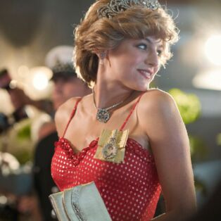 emma corrin the crown princess diana