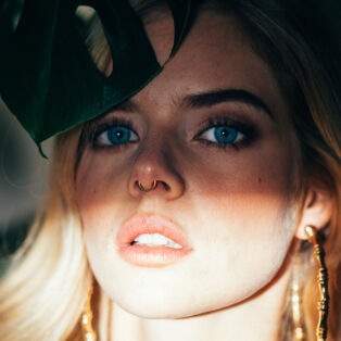 samara weaving portrait