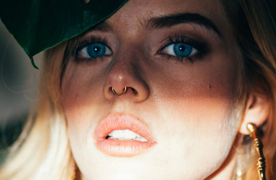 samara weaving portrait