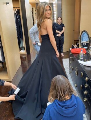 jennifer aniston gets ready for the golden globes in her drive in closet