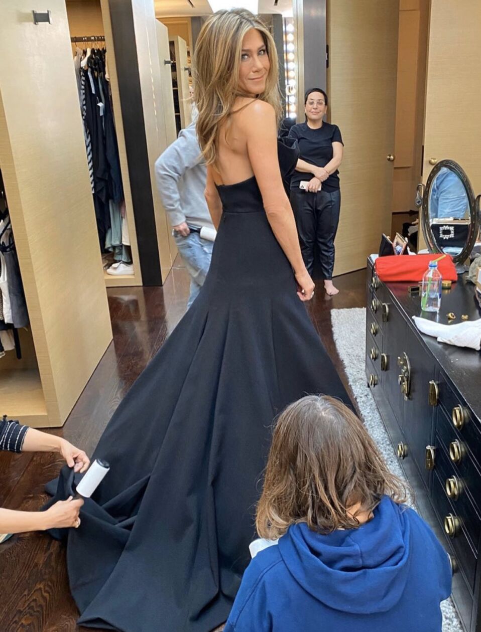 jennifer aniston gets ready for the golden globes in her drive in closet