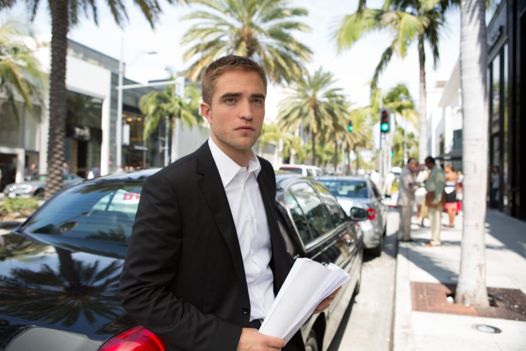 Robert Pattinson in Maps to the Stars