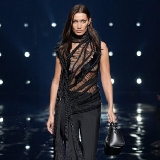 Givenchy F/W 2021, Bella Hadid