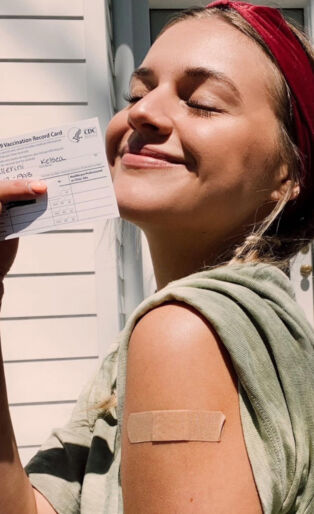 kelsea ballerini vaccine