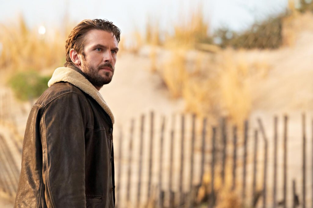 Dan Stevens in Solos