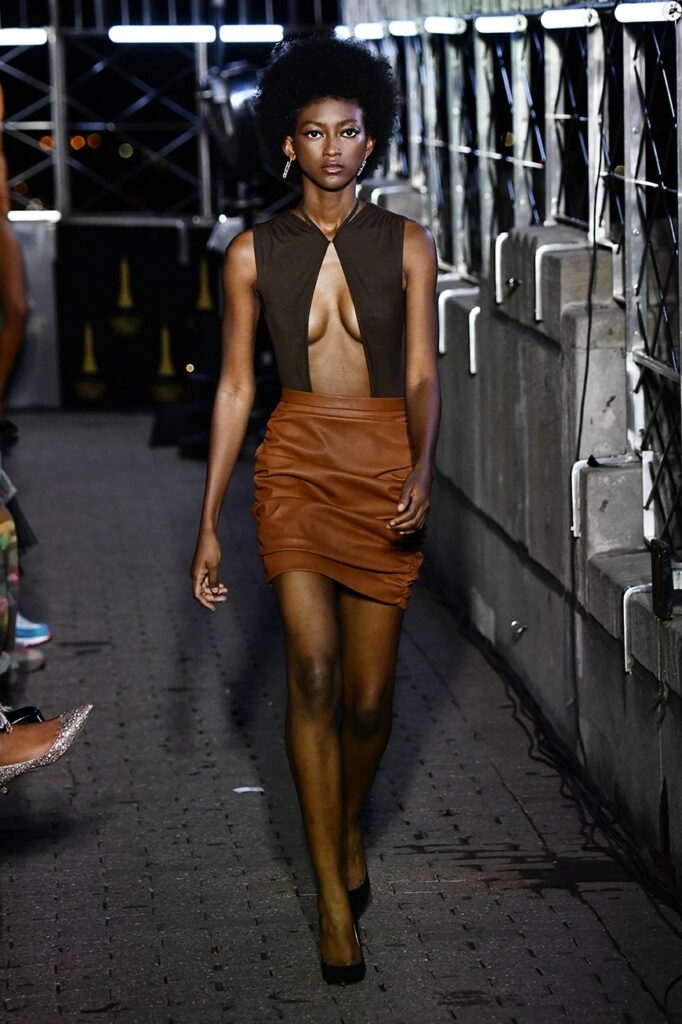 LaQuan Smith Spring Summer 2022 Model Wearing Sexy Revealing Brown Sleeveless To and Brown Leather Mini Skirt