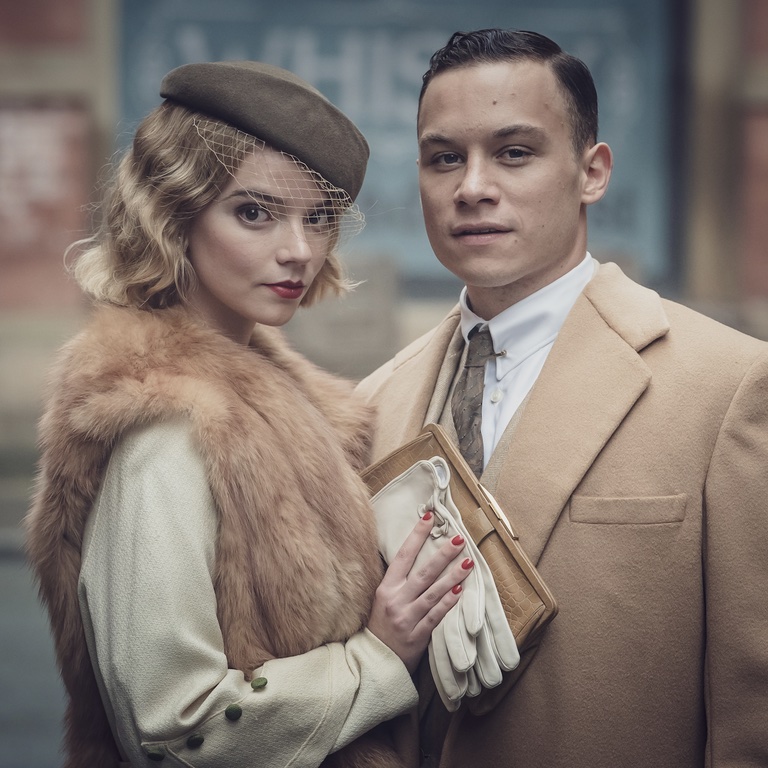 Anya Taylor Joy as Ginger Gray and Finn Cole as Michael Gray in Peaky Blinders