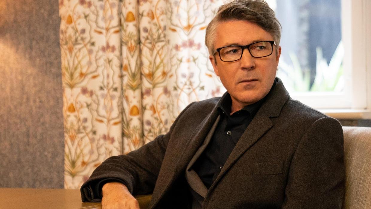 Aidan Gillen in KIn