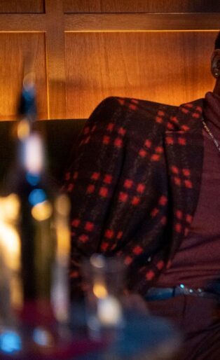 TRUE STORY101 (L to R) WESLEY SNIPES as CARLTON and KEVIN HART as KID