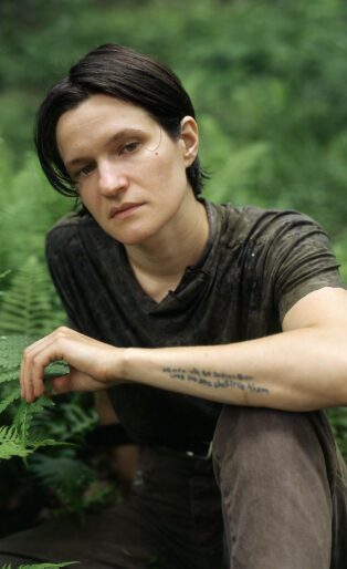 big thief adrianne lenker singer and guitrist in the ferns
