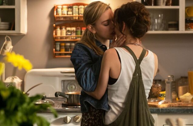 haunting of bly manor victoria pedretti and amelia eve