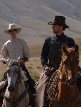 kodi smit-mcphee and benedict cumberbatch on horseback in the power of the dog