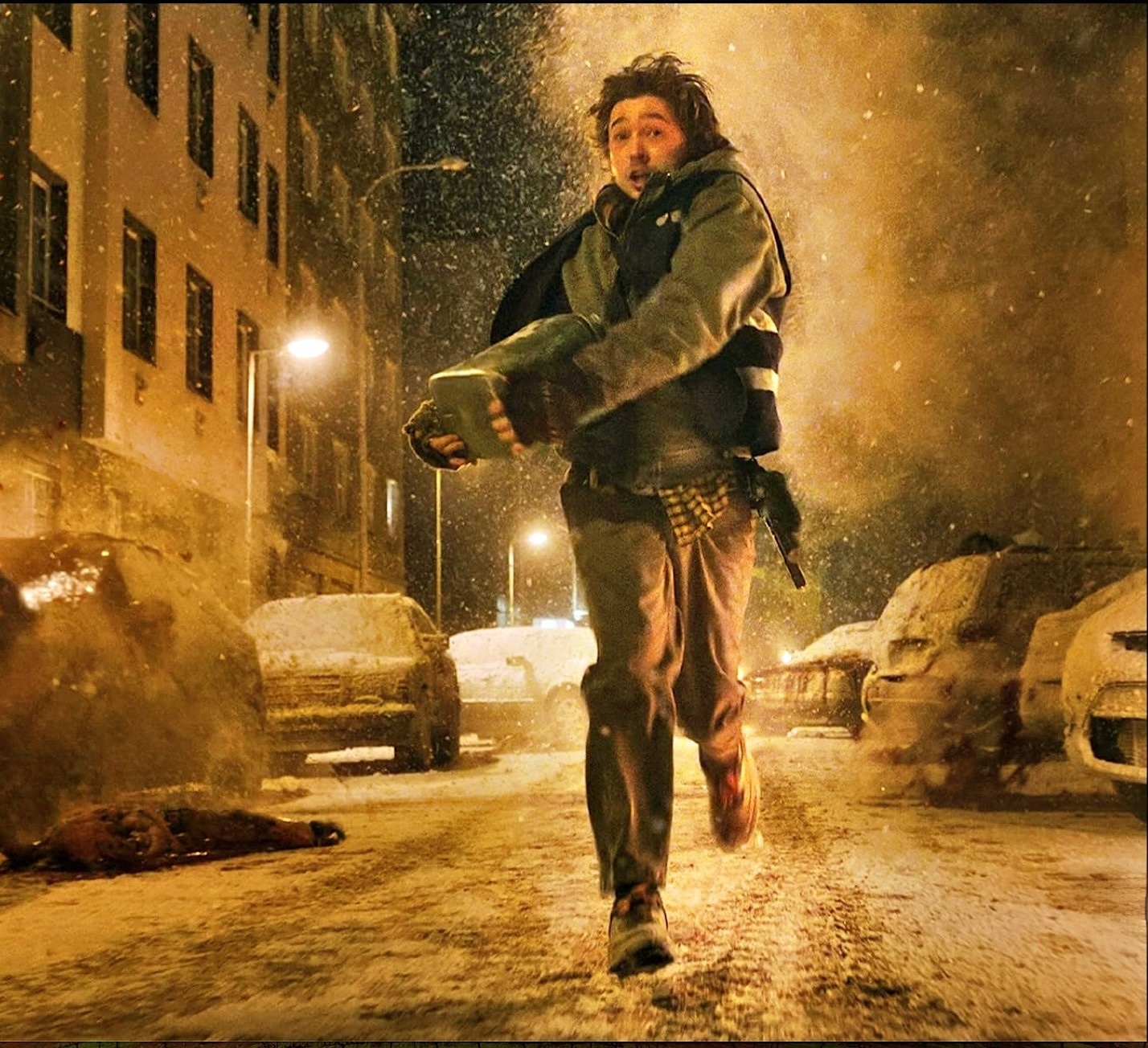 Austin Abrams running down the street in Resident Evil
