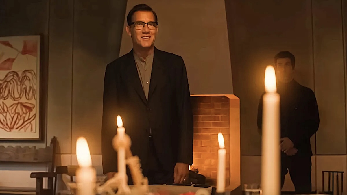 Clive Owen. Murder at the End of the World.