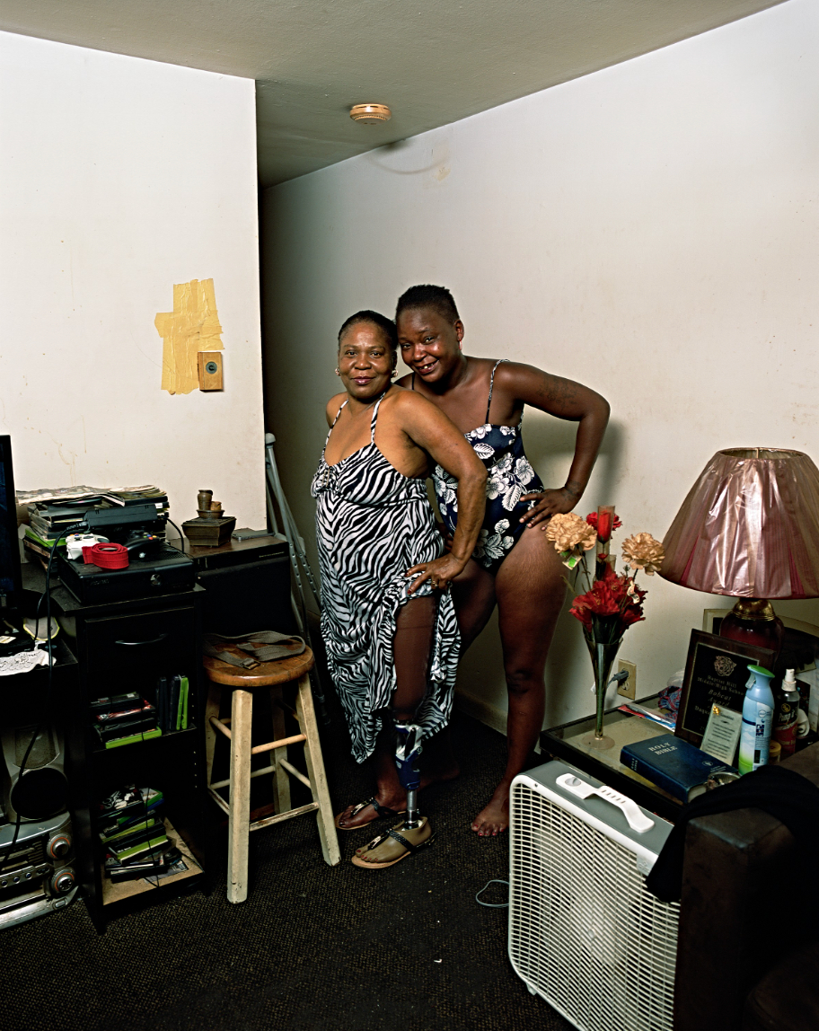 Deana Lawson, Barbara and Mother, 2017. www.gagosian.com